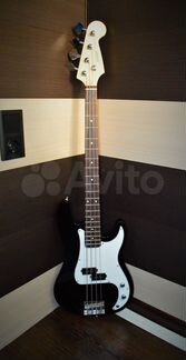 Бас-гитара (новая) + аксессуары