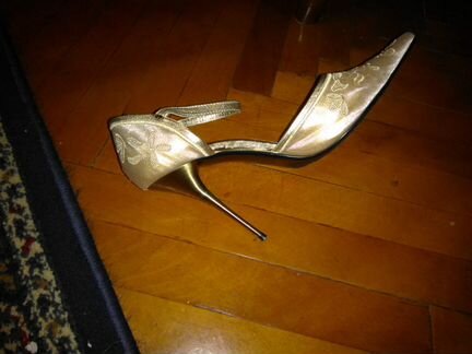 Босоножки. Katrin Demo. Новые. Парча. Металл