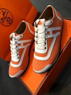 Кроссовки женские