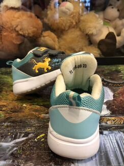 Кроссовки детские