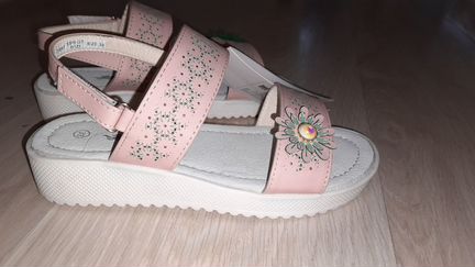 Новые босоножки 33 размер