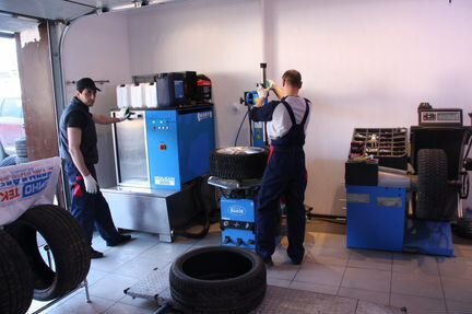 Зимние шиныPirelli 255/40R18 95H r-f W210s2