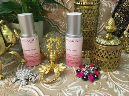 Clarins White Plus сыворотка Кларанс осветляющая