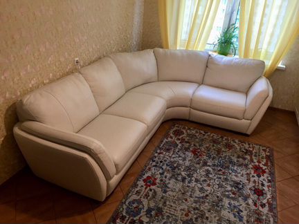 Угловой диван белая кожа 280х220