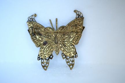 Брошь бабочка со вставками