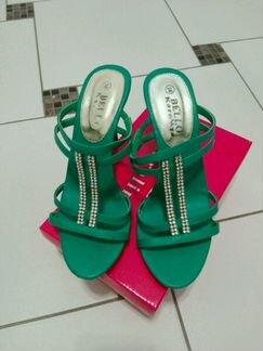 Босоножки, рр. 36