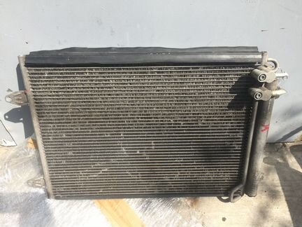 Радиатор охлаждения 1K0121251AC VW Passat B6