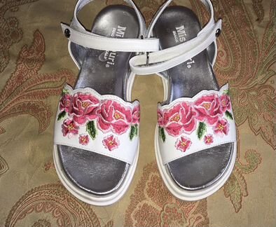 Новые босоножки Missouri