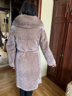 Шубы мутоновая остроган с песцовым воротником