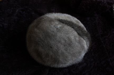 Шапка берет из норки, серо-голубая