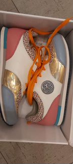 Кроссовки Guess женские