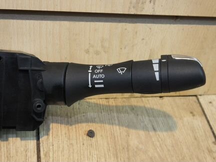 Под рулевые переключатели Infiniti M37, Y51, Q70