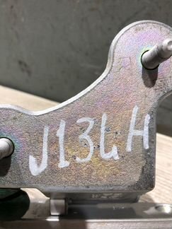 Петля двери задняя левая нижняя Mercedes-Benz