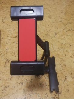 Держатель для планшета в автомобиль