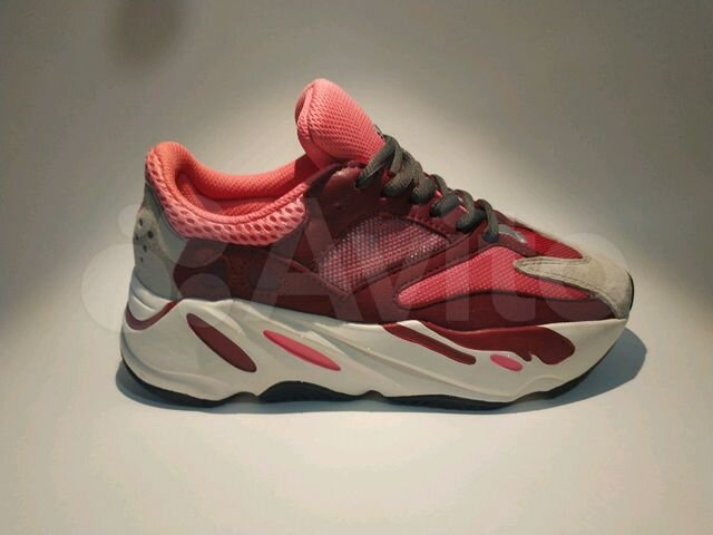 yeezy boost 700 red