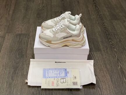 Balenciaga женские и мужские молочные