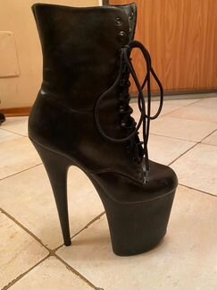 Ботильоны стрипы