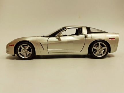 Chevrolet Corvette C6 2005 Coupe Silver 1:18