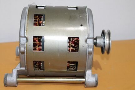 Двигатель Ariston C00009165 бу. 5061