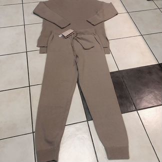 Шерстяной костюм