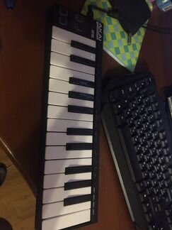 Миди клавиатура akai LPK25