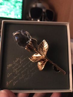 Брошь Сваровски