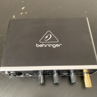 Звуковая карта behringer umc22