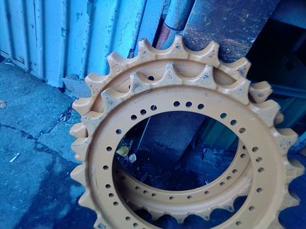 Звездочка Hyundai R210 81EM-10010 Корея