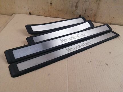Накладка порога внутренняя задняя Mercedes-Benz