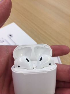 AirPods