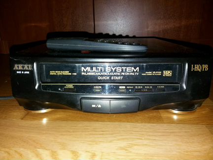 Видеоплеер Akai VS-R150 EDG пишущий
