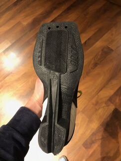 Детские лыжные ботинки: 33 и 34 р, по ноге 32 и 33