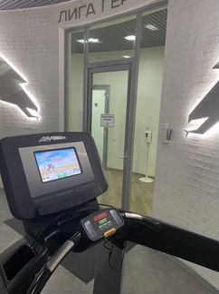 Беговая дорожка Life Fitness Discover SE 95T