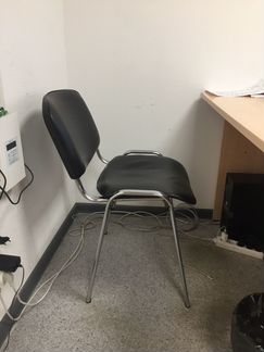 Стол и стулья