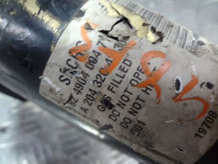 Стойка передняя в сборе Мерседес w204