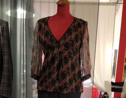 Шелковая блуза Naf Naf (размер 42)