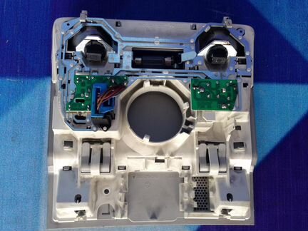 Плафон центральный Фольксваген Джетта 1К