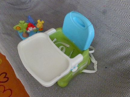 Стульчик для кормления бустер Fisher-Price
