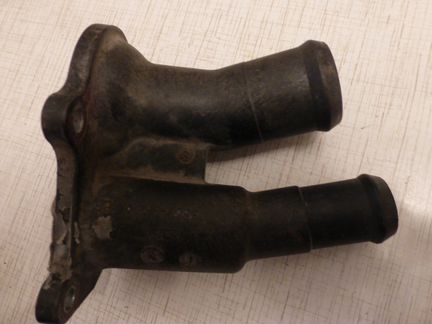 Патрубки, корпус термостата Форд фьюжен 2008