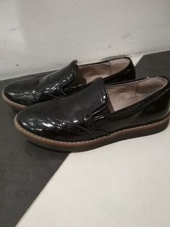 Туфли лаковые р.35