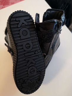 Ботинки детские новые (30)