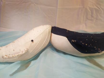 Киты ручной работы