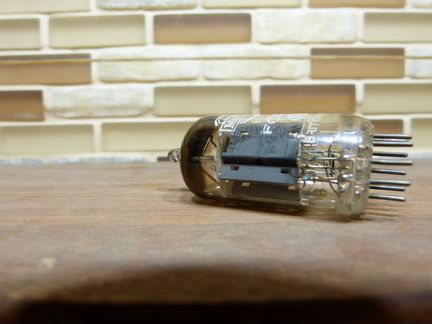 ECC83 Mullard mC1 D welded itub лампа Англия