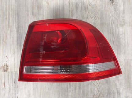 Фонарь в крыло задний правый Vw Touareg 7P