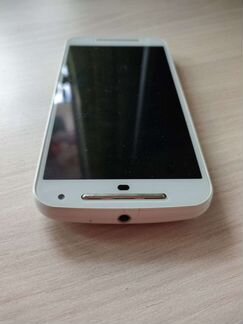 Телефон Motorola Moto G2 XT1063