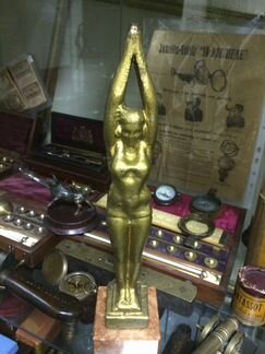 Антикварная статуэтка спорт