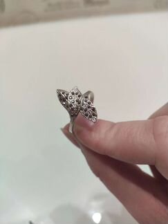 Серебряные серьги и кольцо