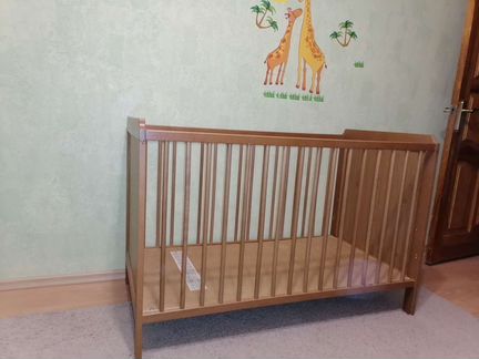 Детская кроватка