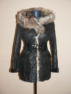 Дубленка с капюшоном S