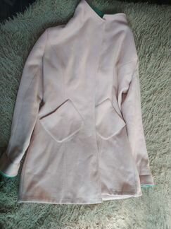 Пальто розовое